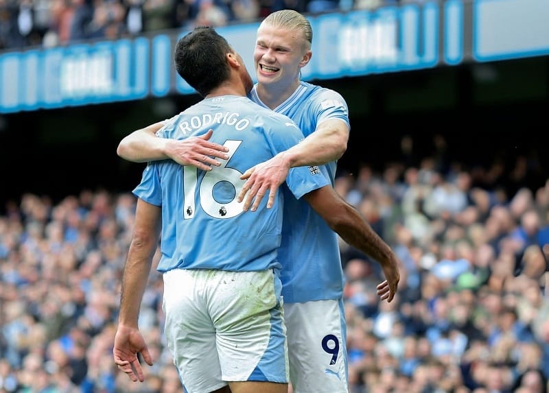 Man City đang có lợi thế trong cuộc đua vô địch.