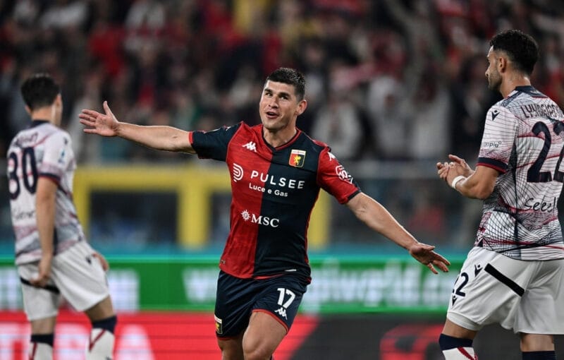 Bologna bất ngờ thất bại trước Genoa.