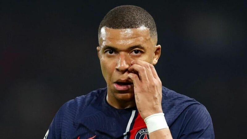 PSG sẽ không tri ân Mbappe