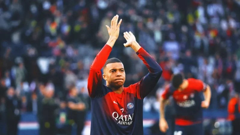 Mbappe vẫn nhận sự tri ân đặc biệt từ các CĐV.