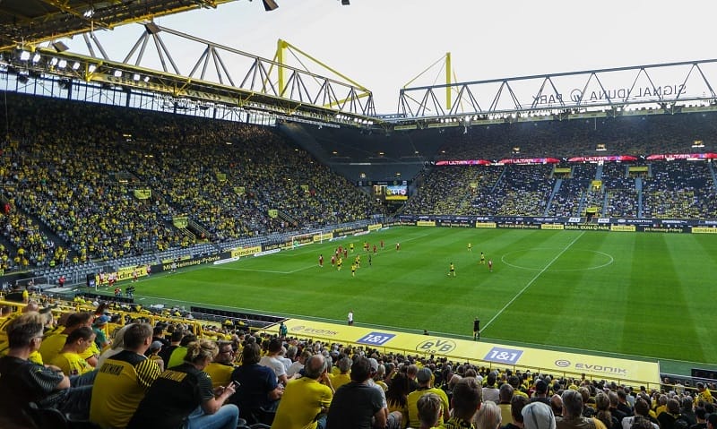 Sân vận động Signal Iduna Park