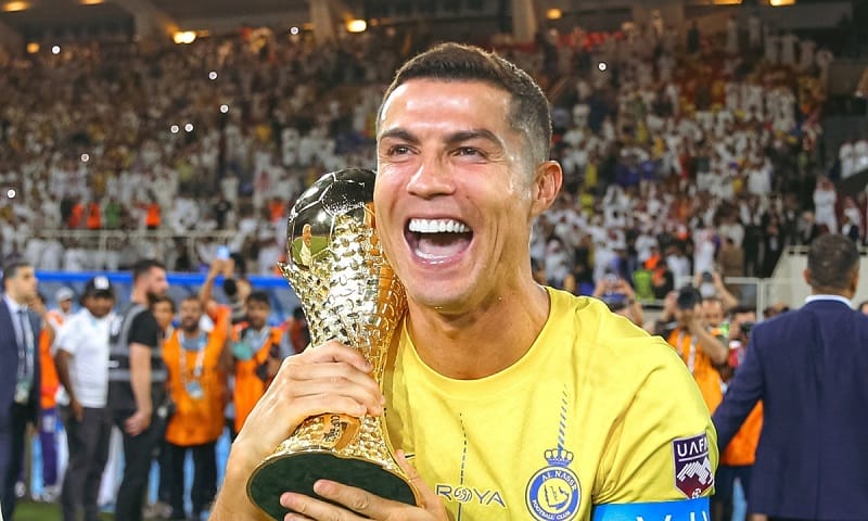 Ronaldo nâng tầm bóng đá Ả Rập