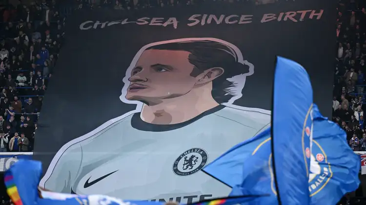 Tấm tifo được các CĐV Chelsea mang tới sân Stamford Bridge.