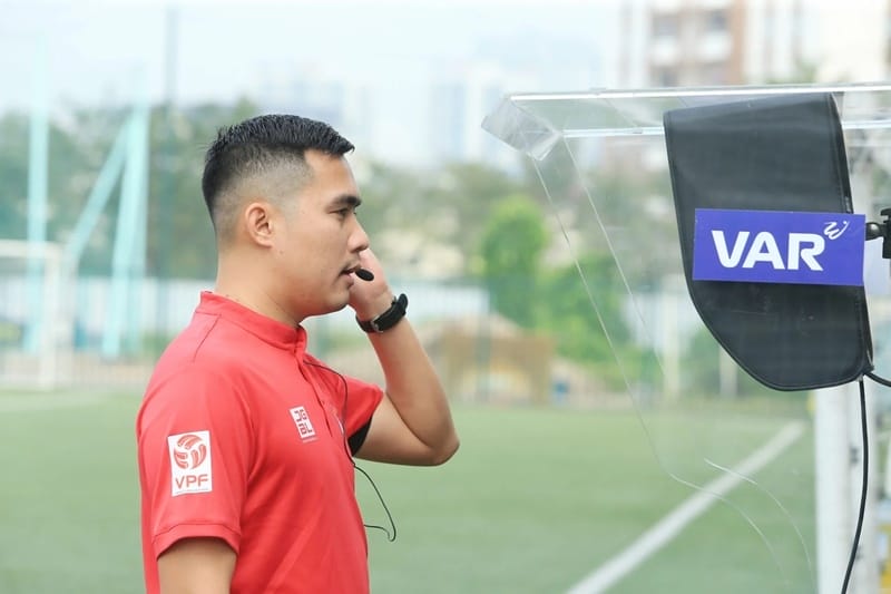 VAR được dùng cho vòng 18.