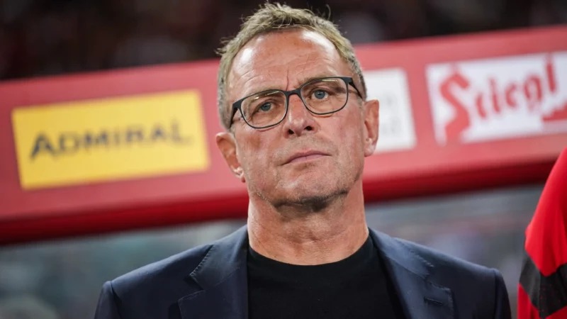 HLV Ralf Rangnick từ chối Bayern Munich.