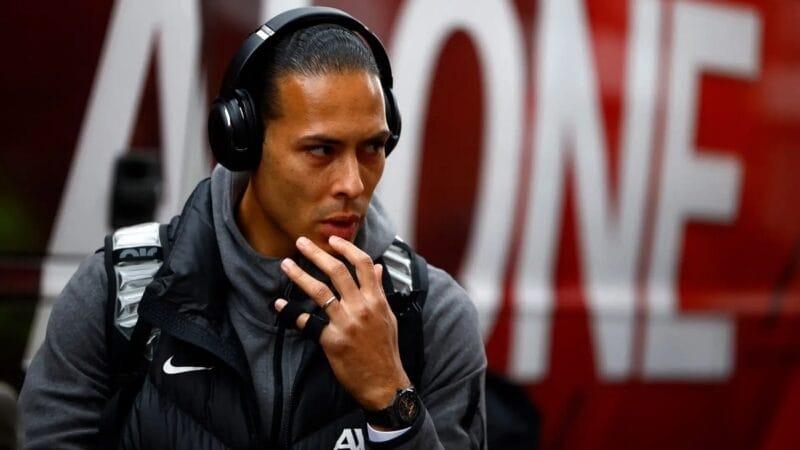 Van Dijk sẽ gắn bó thêm với Liverpool