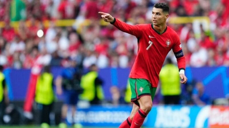 Ronaldo khiến tất cả phải bất ngờ 