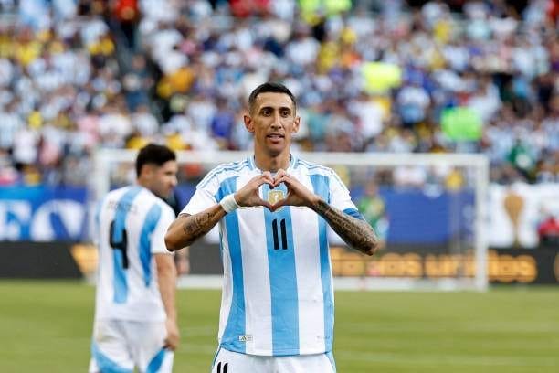Angel di Maria lập công cho Argentina.