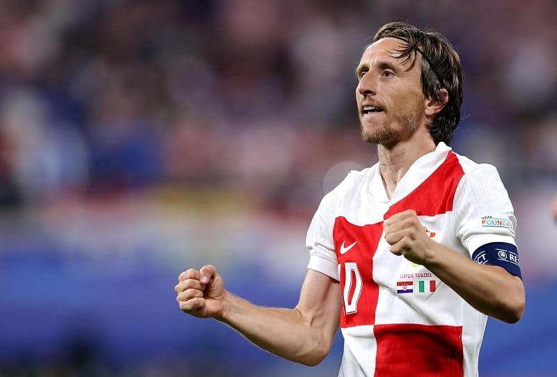 Modric lập công chuộc tội và đưa Croatia vươn lên dẫn trước.