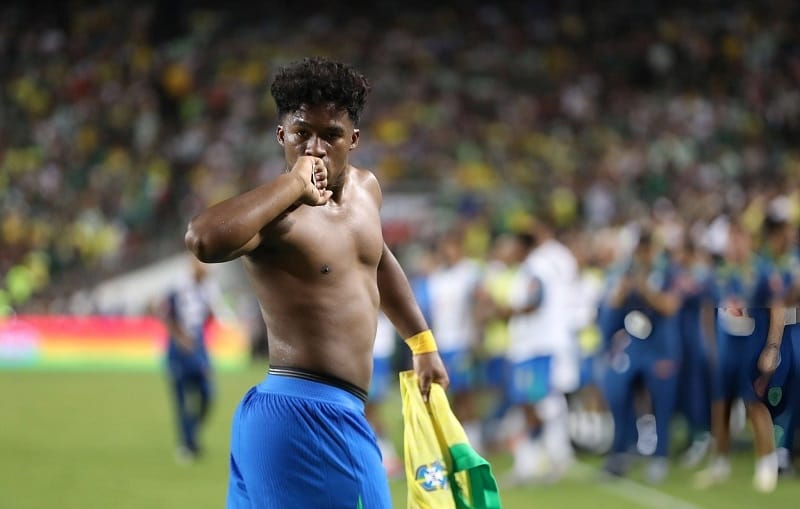 Endrick ghi bàn từ đường chuyền của Vinicius Jr.