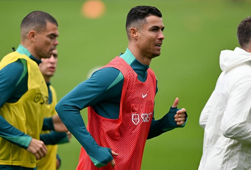 Ronaldo được kỳ vọng sẽ ghi bàn ở trận ra quân của Bồ Đào Nha.