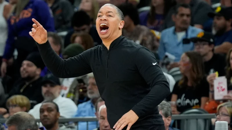 Ty Lue được ban lãnh đạo Clippers tin tưởng