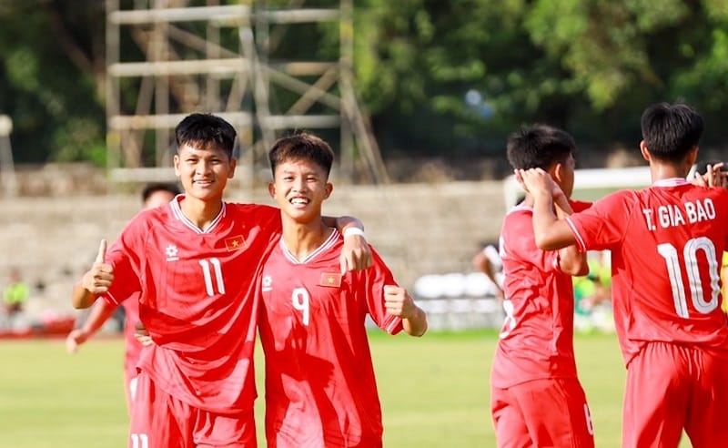 U16 Việt Nam thắng tưng bừng trong ngày ra quân (Ảnh: VFF).