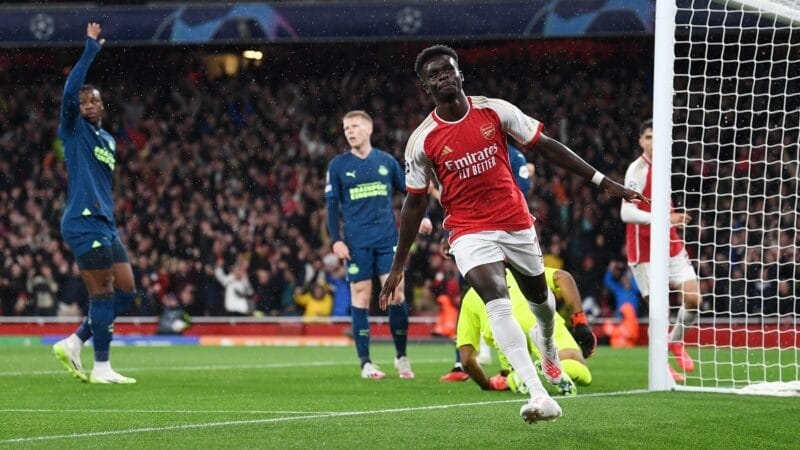 Bukayo Saka ghi bàn thắng đầu tiên tại Champions League