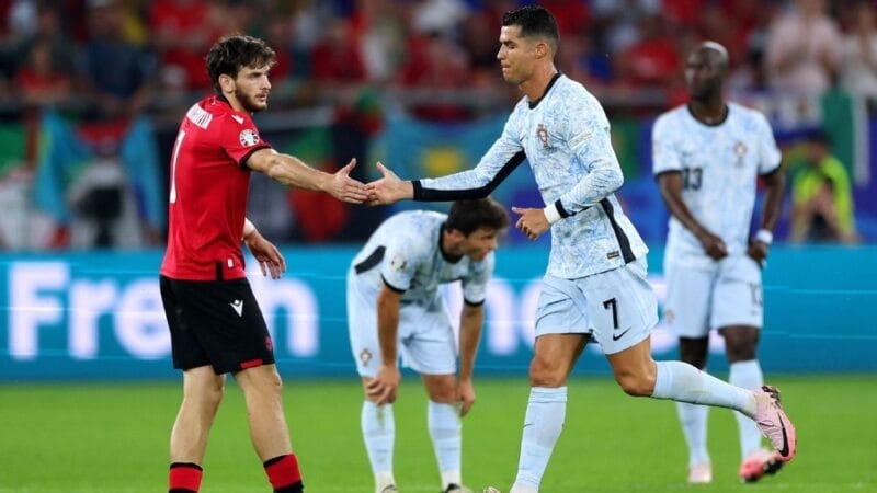 Kvaratskhelia đối đầu với thần tượng Ronaldo tại Euro 2024