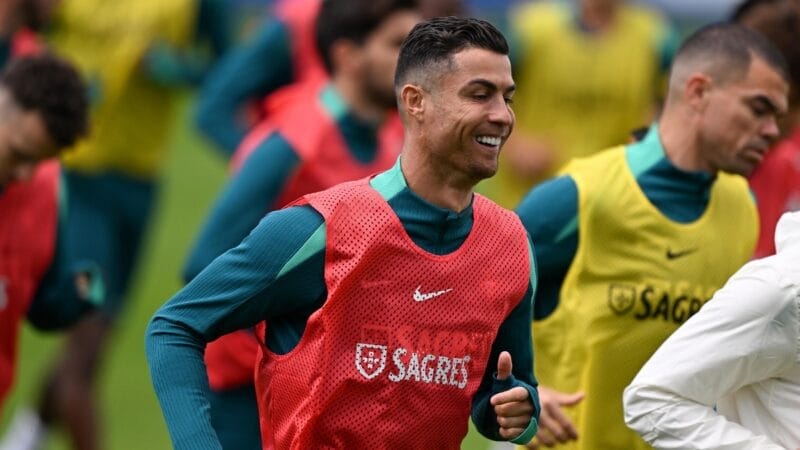 Cristiano Ronaldo tham dự Euro 2024 ở tuổi 39