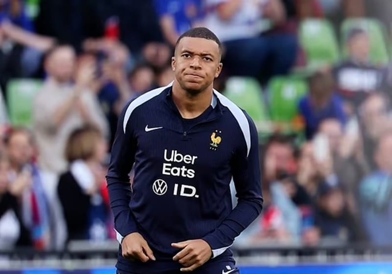 Mbappe dính chấn thương.