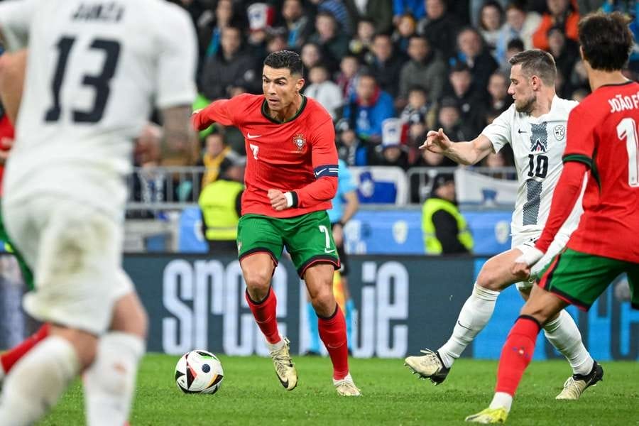 Huyền thoại Arsenal tin Ronaldo không thể vô địch EURO 2024