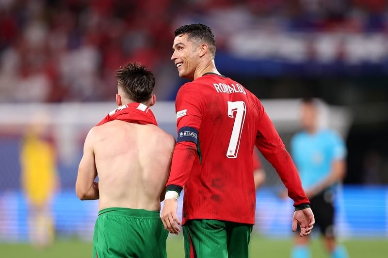 Ronaldo lập kỷ lục