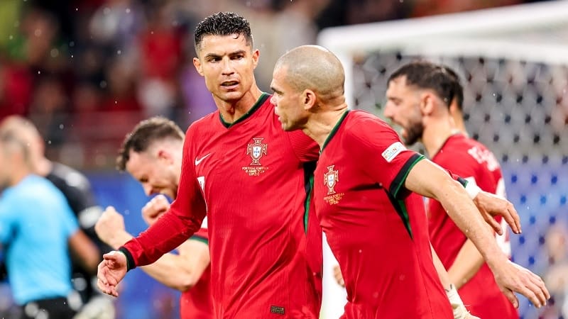 Ronaldo, Pepe cùng lập kỷ lục trong chiến thắng của Bồ Đào Nha