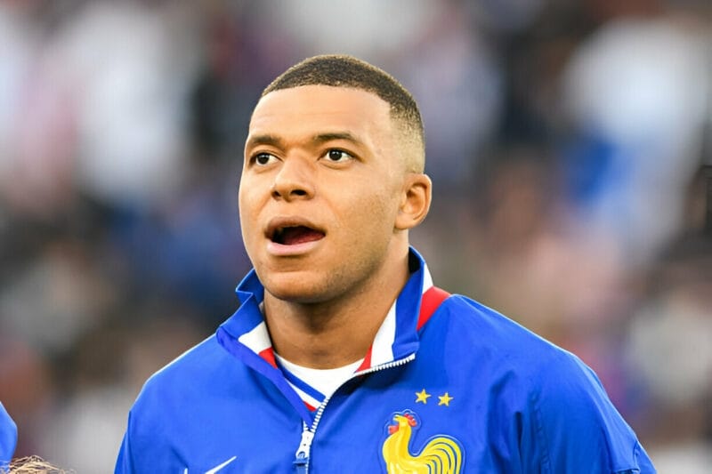 Mbappe và các cầu thủ của ĐT Pháp bất ngờ bị ốm (Ảnh: Getty).