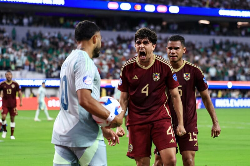 Venezuela xuất sắc đánh bại Mexico để tiến vào vòng tứ kết Copa America 2024 (Ảnh: Getty).