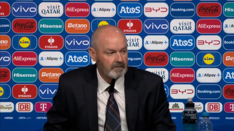 HLV trưởng Scotland Steve Clarke