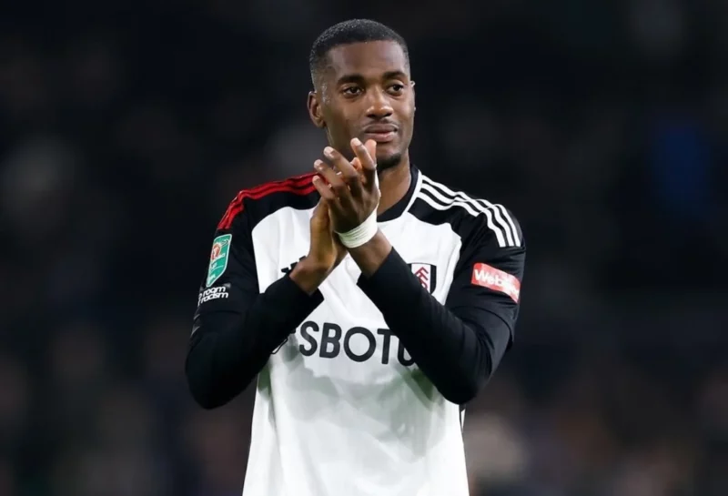 Trung vệ Tosin Adarabioyo sẽ gia nhập Chelsea.