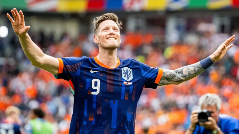 Wout Weghorst nói gì khi trở thành người hùng của ĐT Hà Lan?