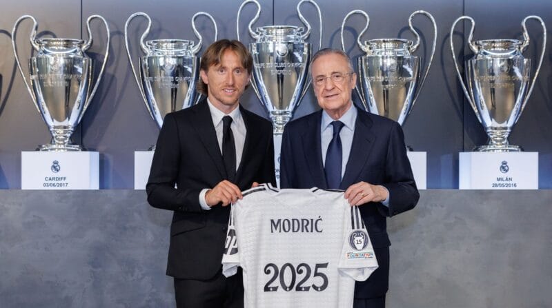 Modric vừa gia hạn với Real Madrid đến tháng 6/2025.