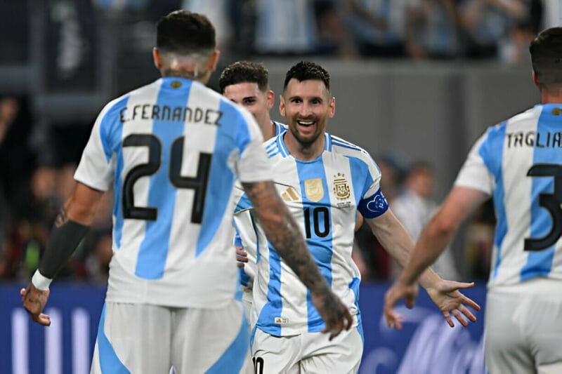 Messi có bàn thắng đầu tiên tại Copa America để đưa Argentina vào chung kết