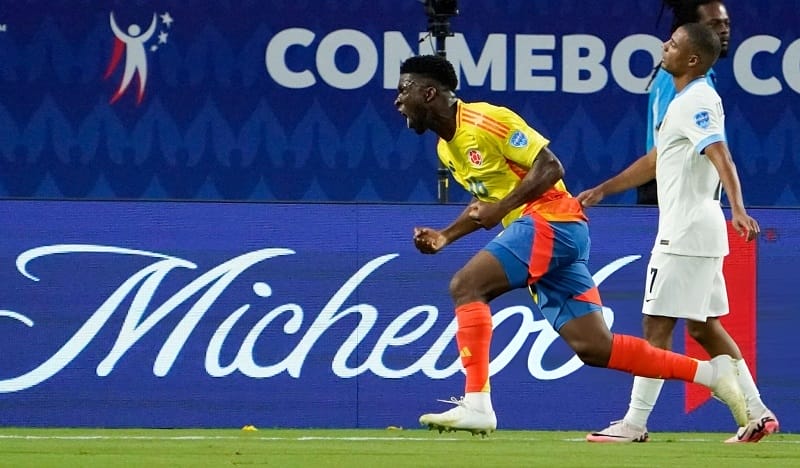 Jefferson Lerma giúp Colombia vươn lên dẫn trước.