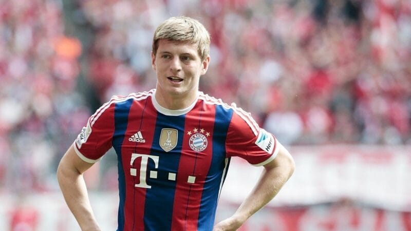 Bayern từ chối tăng lương gấp đôi vì không nghĩ Kroos có thể vươn tầm thế giới.