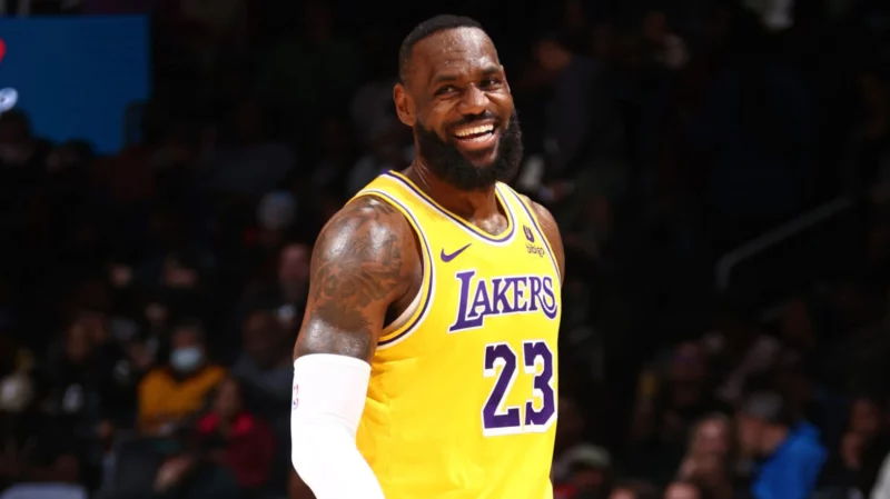 LeBron vẫn trụ cột quan trọng của Lakers dù chuẩn bị bước sang tuổi 40