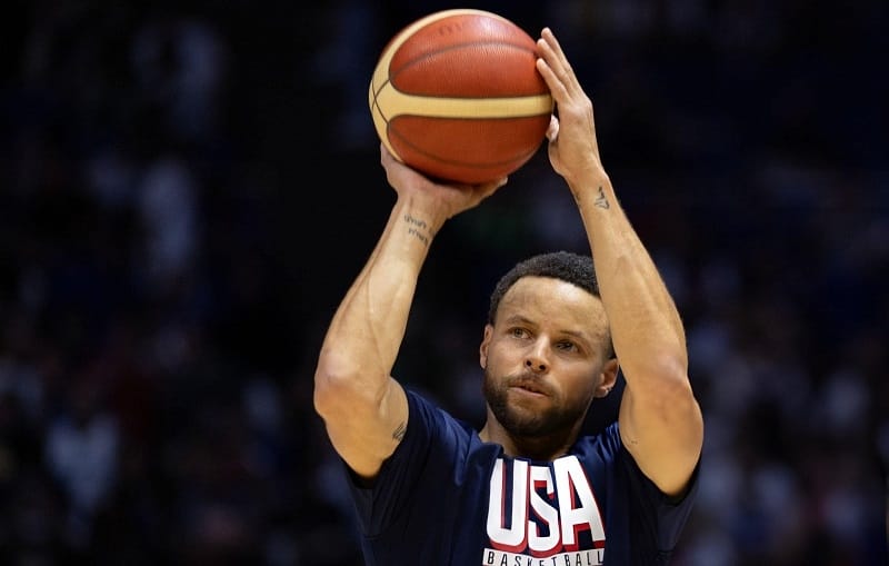 Curry là cầu thủ ném 3 điểm tốt nhất của Olympic Mỹ.