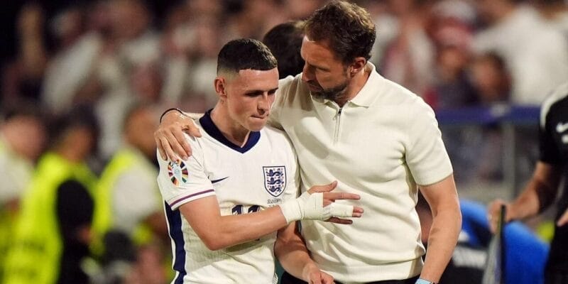 Foden lên tiếng bênh vực HLV Southgate trước làn sóng chỉ trích