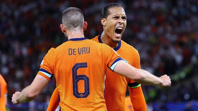 Van Dijk và đồng đội đối đầu ĐT Anh ở bán kết