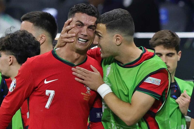 Silva lên tiếng bênh vực Ronaldo.