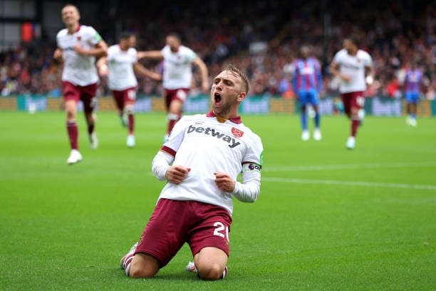 Hiệp 2 bùng nổ giúp West Ham có 3 điểm đầu tiên 