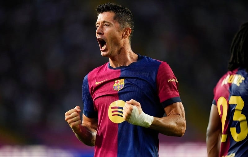 Lewandowski góp công lớn giúp Barcelona chiến thắng.