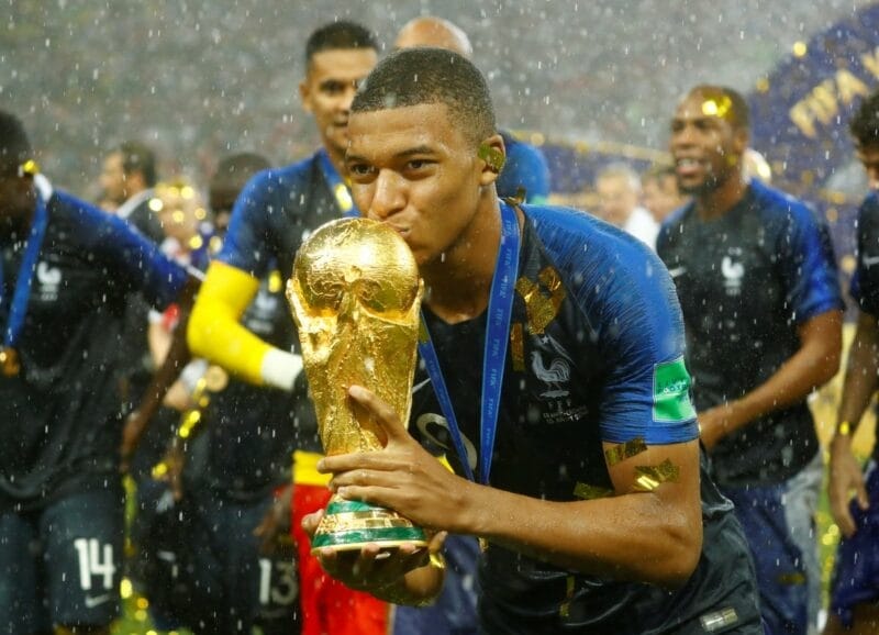 Mbappe cùng “Vua bóng đá” Pele là 2 cầu thủ trẻ hiếm hoi ghi bàn ở chung kết World Cup.