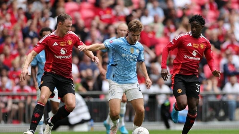 Man United liệu có thể đứng dậy sau cú ngã đau tại Wembley? 