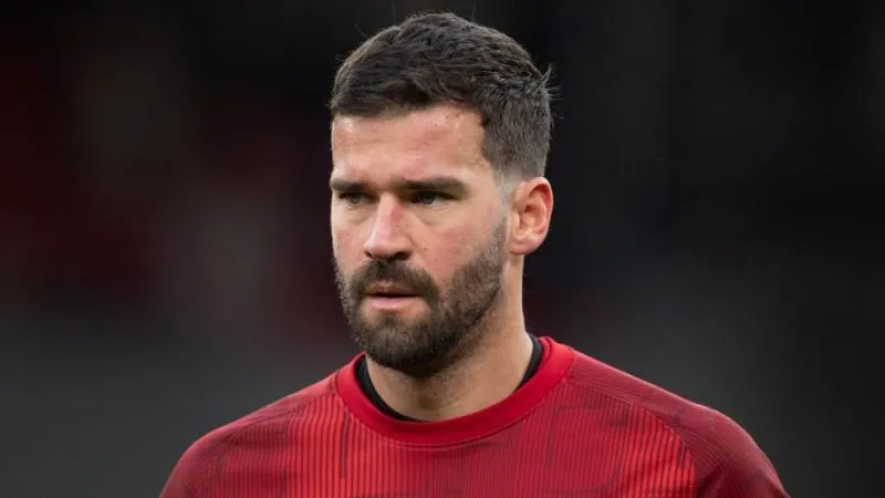 Alisson Becker xác định tương lai, fan Liverpool hết lo lắng