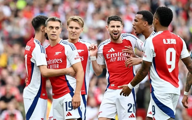 Arsenal đã hạ Leverkusen và Lyon