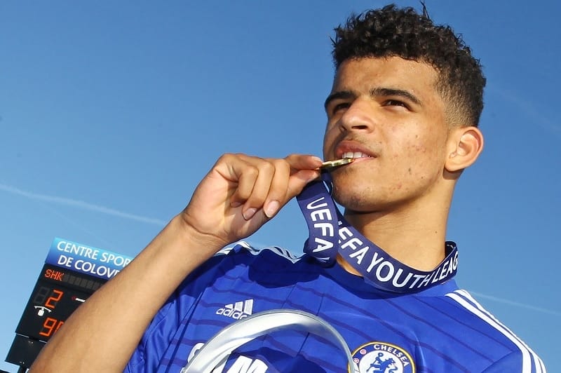 Solanke đi lên từ lò đào tạo trẻ của Chelsea