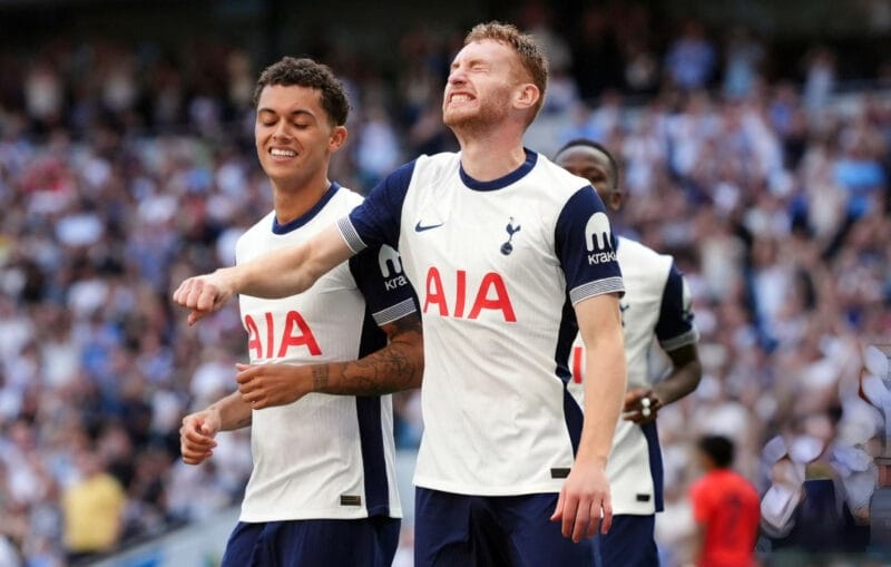 Tottenham sớm mở tỉ số.