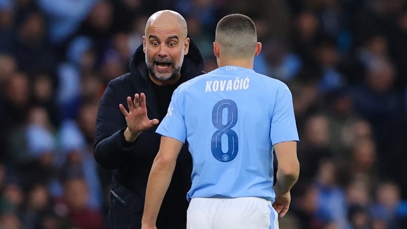 Pep Guardiola dùng video dạy sao Man City cách phòng ngự