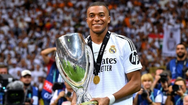 Kylian Mbappe có danh hiệu Siêu cúp châu Âu đầu tiên cùng Real Madrid