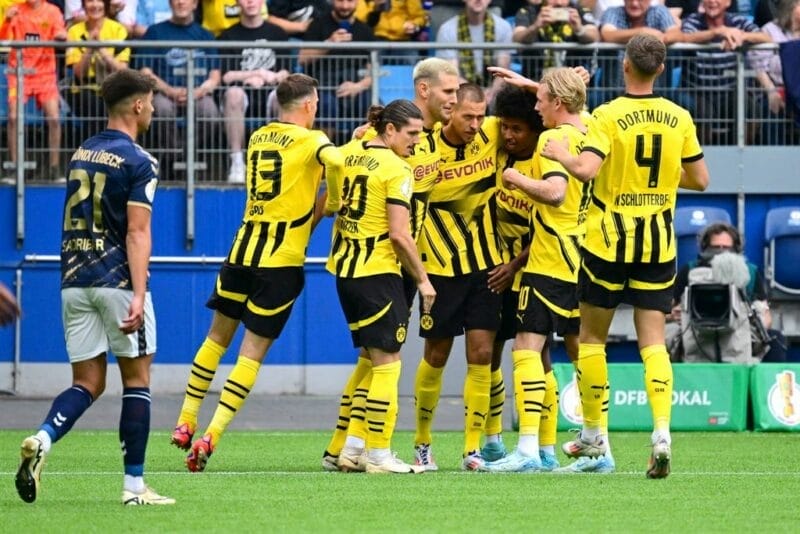 Dortmund ra quân ấn tượng.