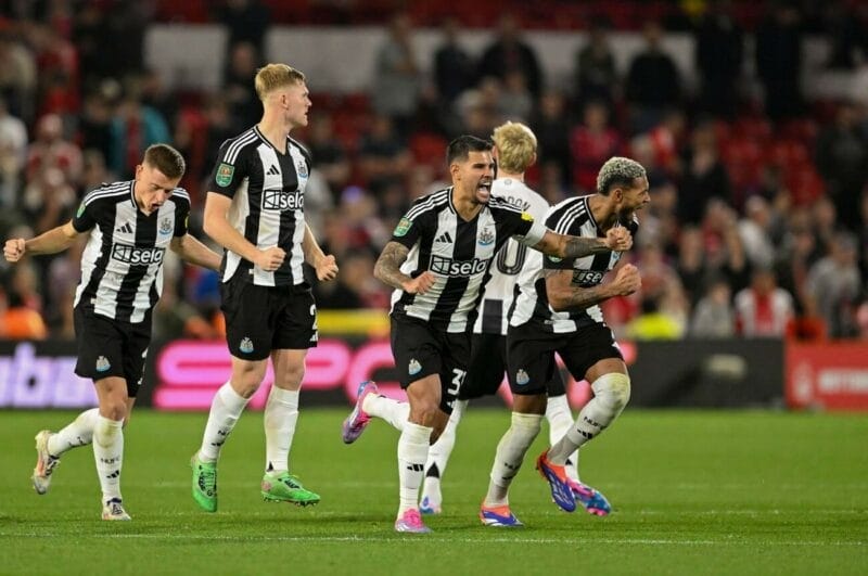 Newcastle giành thắng lợi kịch tính trên chấm luân lưu (Ảnh: Getty).